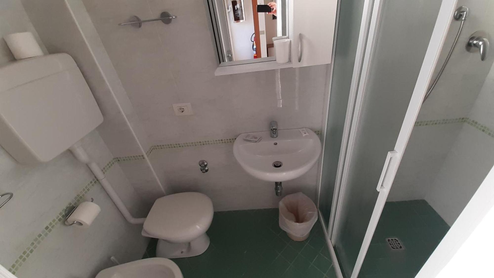 Hotel Elisabetta 2 Stelle Каттолика Экстерьер фото