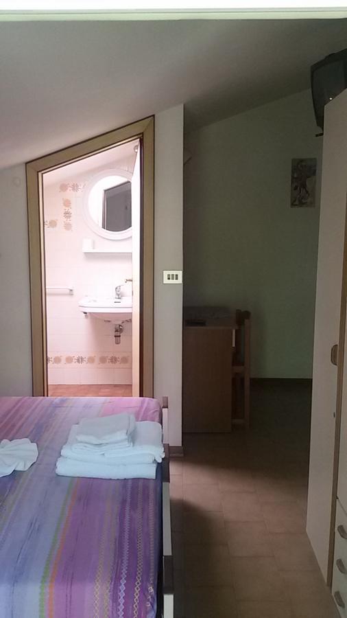 Hotel Elisabetta 2 Stelle Каттолика Экстерьер фото